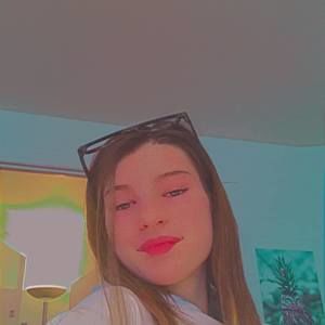 Meet your Posher, Daphné